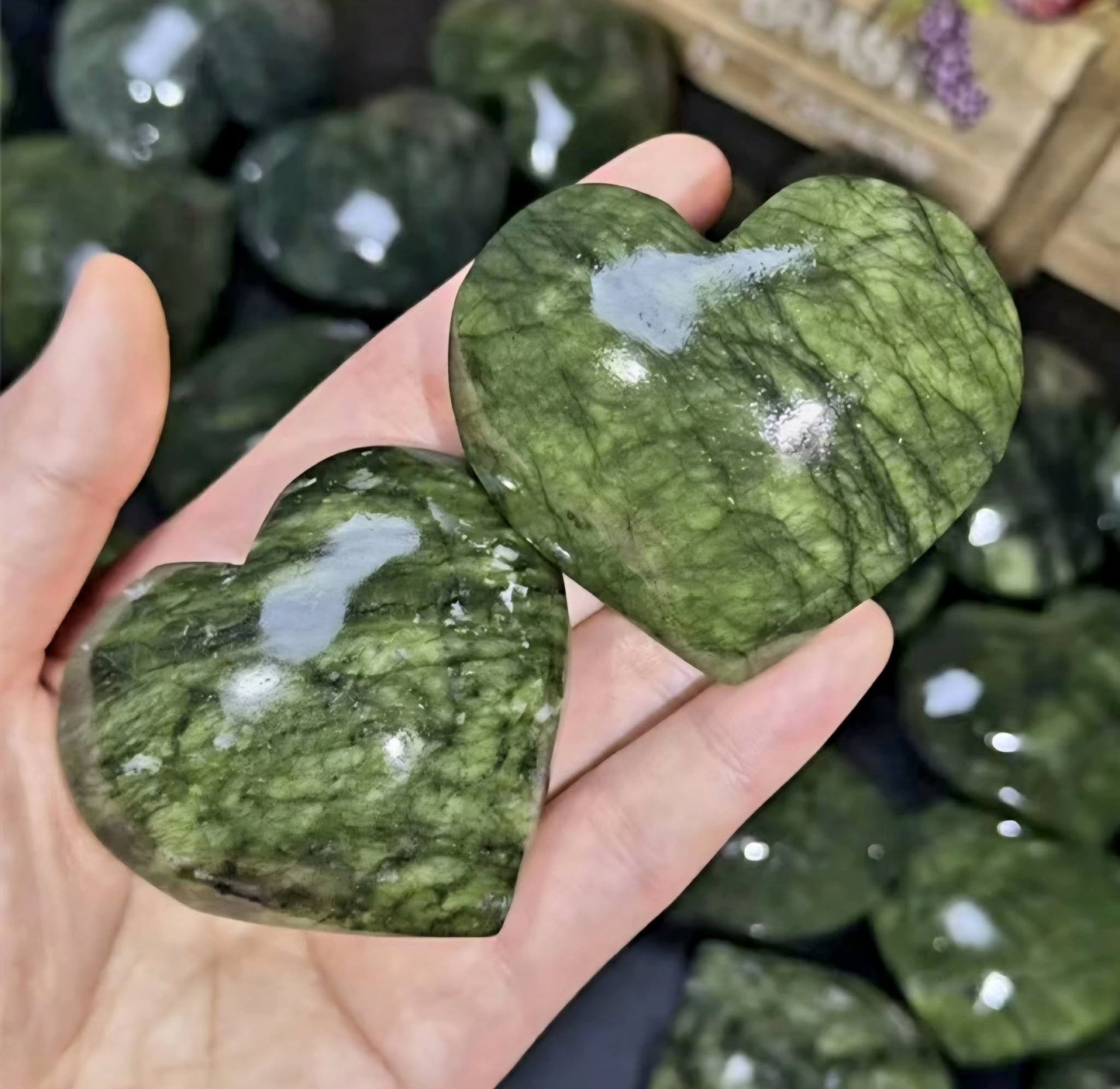 Nye Grønn Jade ( Nephrite ) Hjerter fra Peru, XL 50x60mm