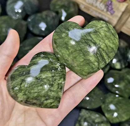 Nye Grønn Jade ( Nephrite ) Hjerter fra Peru, XL 50x60mm
