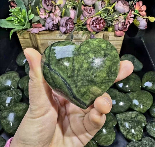 Nye Grønn Jade ( Nephrite ) Hjerter fra Peru, XL 50x60mm