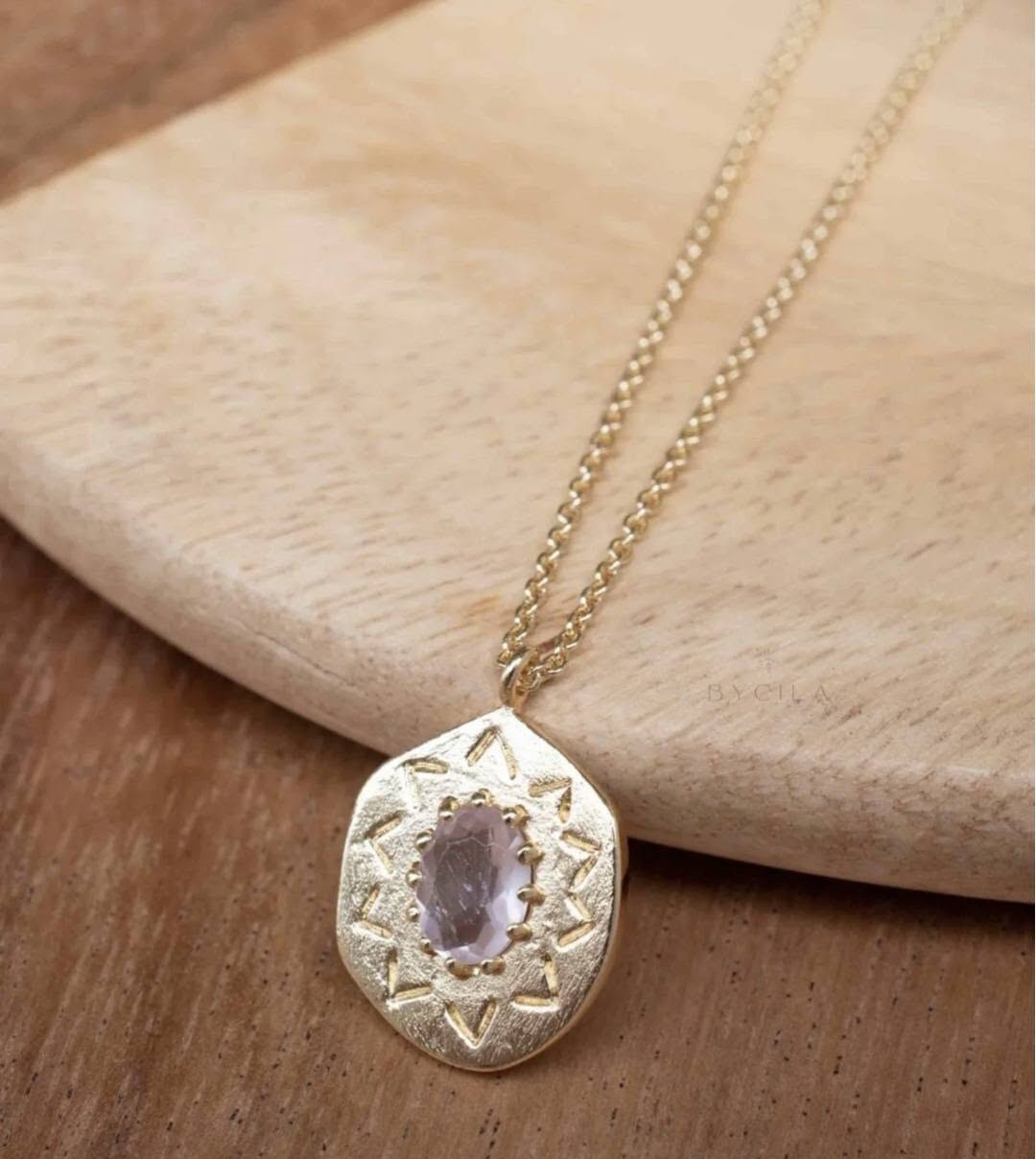 Nytt, vakkert Krystallkjede i et lekkert og Trendy Medallion Design med Rose Quartz, 18K Gold filled