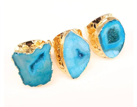 Nye og vakre Aqua Blue Agate Geode ringer , Gold Electroplated