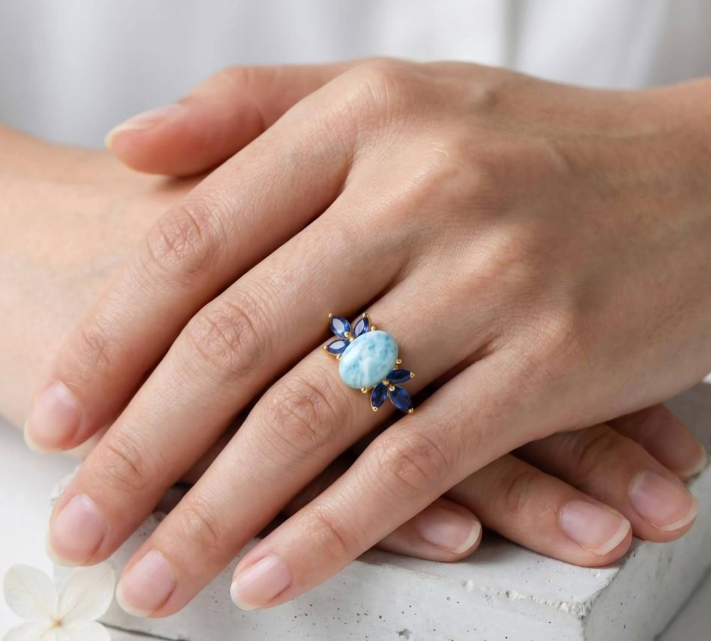 Ny og vakker Art Deco ( 14k Gold over Sterling Silver) Sunstone, Larimar and Sapphire Gold Plated Ring, Marquise Blue Gemstones