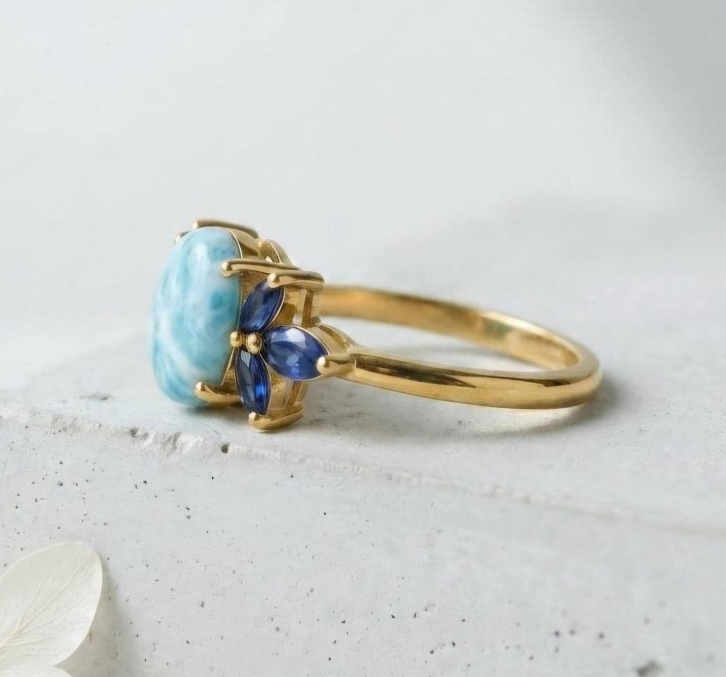 Ny og vakker Art Deco ( 14k Gold over Sterling Silver) Sunstone, Larimar and Sapphire Gold Plated Ring, Marquise Blue Gemstones