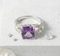 Ny og vakker Cushion Cut Sterling Silver Design Ring med Purple Ametystfarget sten ( Lab Created )