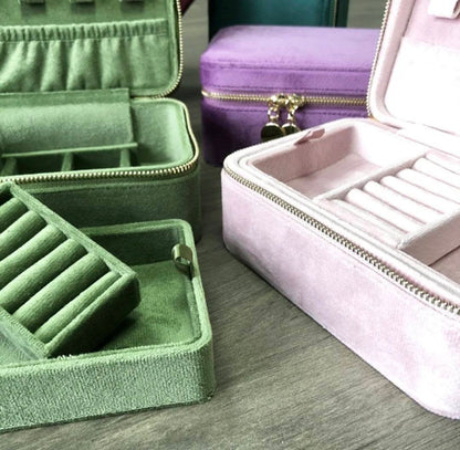 FREE BONUSPAKKE 2 v/ *Kjøp Kr. 1200,- etter rabatt - JEWELRY VELVET BOX, 15x10x7cm