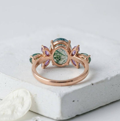 Ny og vakker Art Deco ( 14k Rose Gold over Sterling Silver) with natural Forest Fairy Moss Agate Ring w/ purple Sapphire stones ( Lab Created)