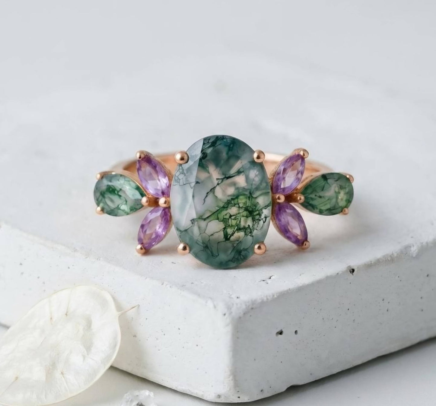 Ny og vakker Art Deco ( 14k Rose Gold over Sterling Silver) with natural Forest Fairy Moss Agate Ring w/ purple Sapphire stones ( Lab Created)