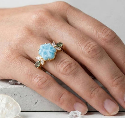 Ny og vakker Art Deco ( 14k Gold over Sterling Silver) Hexagon Larimar Ring, Gold Mermaid Core, Teal Sapphire &amp; Marquise Diamond Cluster