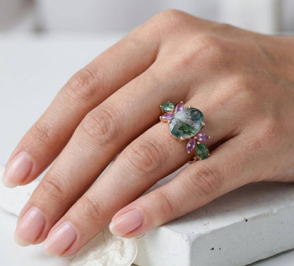 Ny og vakker Art Deco ( 14k Rose Gold over Sterling Silver) with natural Forest Fairy Moss Agate Ring w/ purple Sapphire stones ( Lab Created)