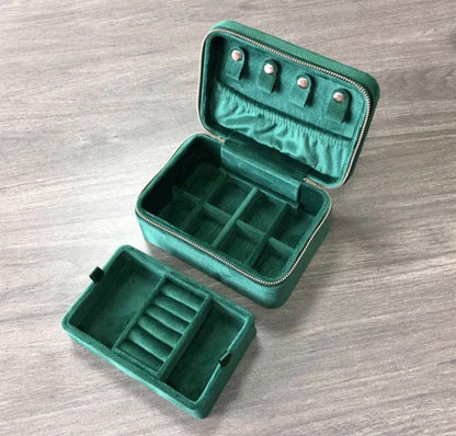 FREE BONUSPAKKE 2 v/ *Kjøp Kr. 1200,- etter rabatt - JEWELRY VELVET BOX, 15x10x7cm