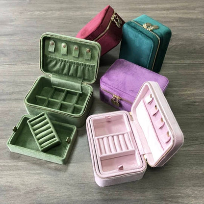 FREE BONUSPAKKE 2 v/ *Kjøp Kr. 1200,- etter rabatt - JEWELRY VELVET BOX, 15x10x7cm