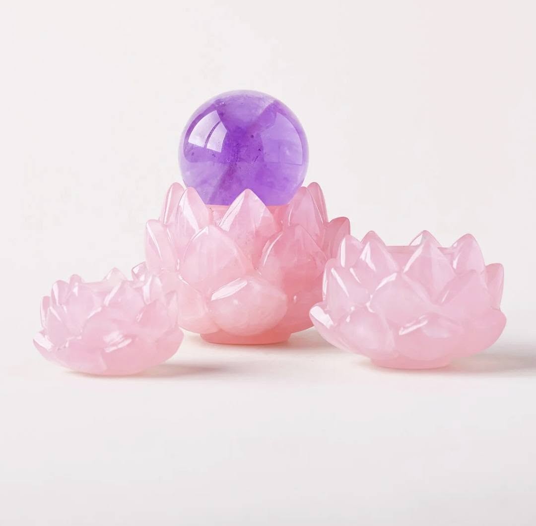 Vakker, håndlaget Lotus Blomst i Rose Quartz * Base for Spheres - Krystallkuler ( 40/50mm ) - Large Size, 7.5cm