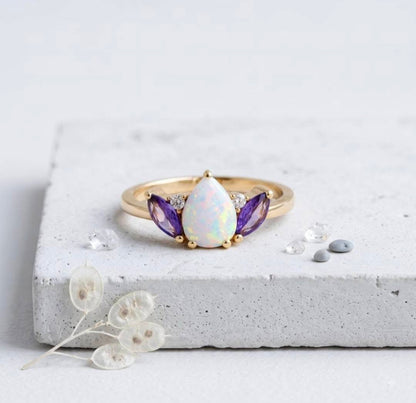Ny & Trendy 14K Goldplated ( 925s Silver ) Art Deco Vintage Ring - med oval 8x6mm FIRE OPAL sten, Ametyst + Zirkoner