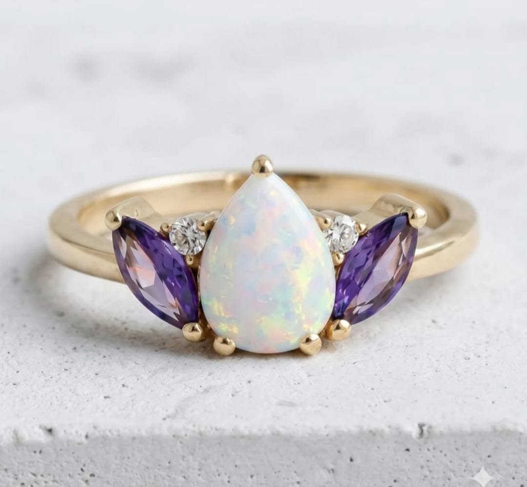 Ny & Trendy 14K Goldplated ( 925s Silver ) Art Deco Vintage Ring - med oval 8x6mm FIRE OPAL sten, Ametyst + Zirkoner