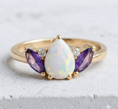 Ny & Trendy 14K Goldplated ( 925s Silver ) Art Deco Vintage Ring - med oval 8x6mm FIRE OPAL sten, Ametyst + Zirkoner