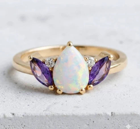 Ny & Trendy 14K Goldplated ( 925s Silver ) Art Deco Vintage Ring - med oval 8x6mm FIRE OPAL sten, Ametyst ( Lab Created ) + Zirkoner, Str. 54