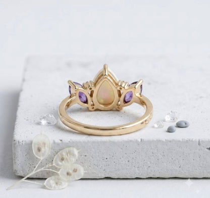 Ny & Trendy 14K Goldplated ( 925s Silver ) Art Deco Vintage Ring - med oval 8x6mm FIRE OPAL sten, Ametyst + Zirkoner