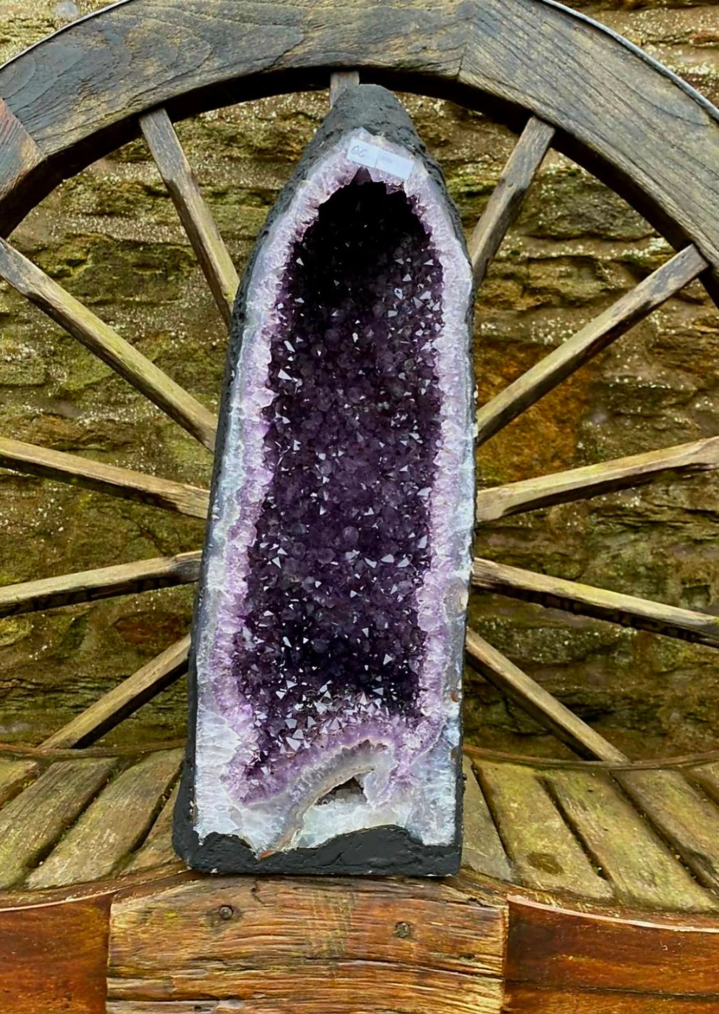 MÅNEDENS UTVALGTE / AMAZONIAN PREMIUM QUEEN AMETYST GEODE - Inntil 40% OFF + Fri Frakt - Mined in Brazil, 23kg - 56x21x22cm