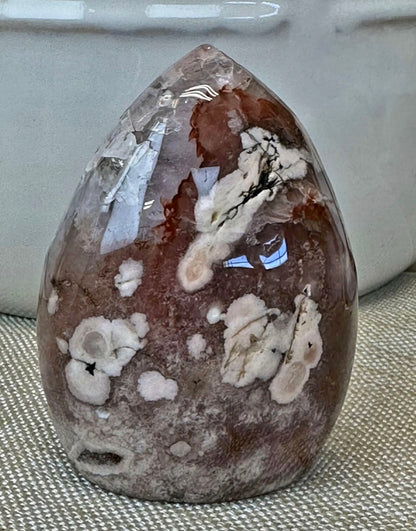Vakker Flower Agate Mountain | Blossom Summit Flame Geode, ca. 10x7.5cm - 465gram