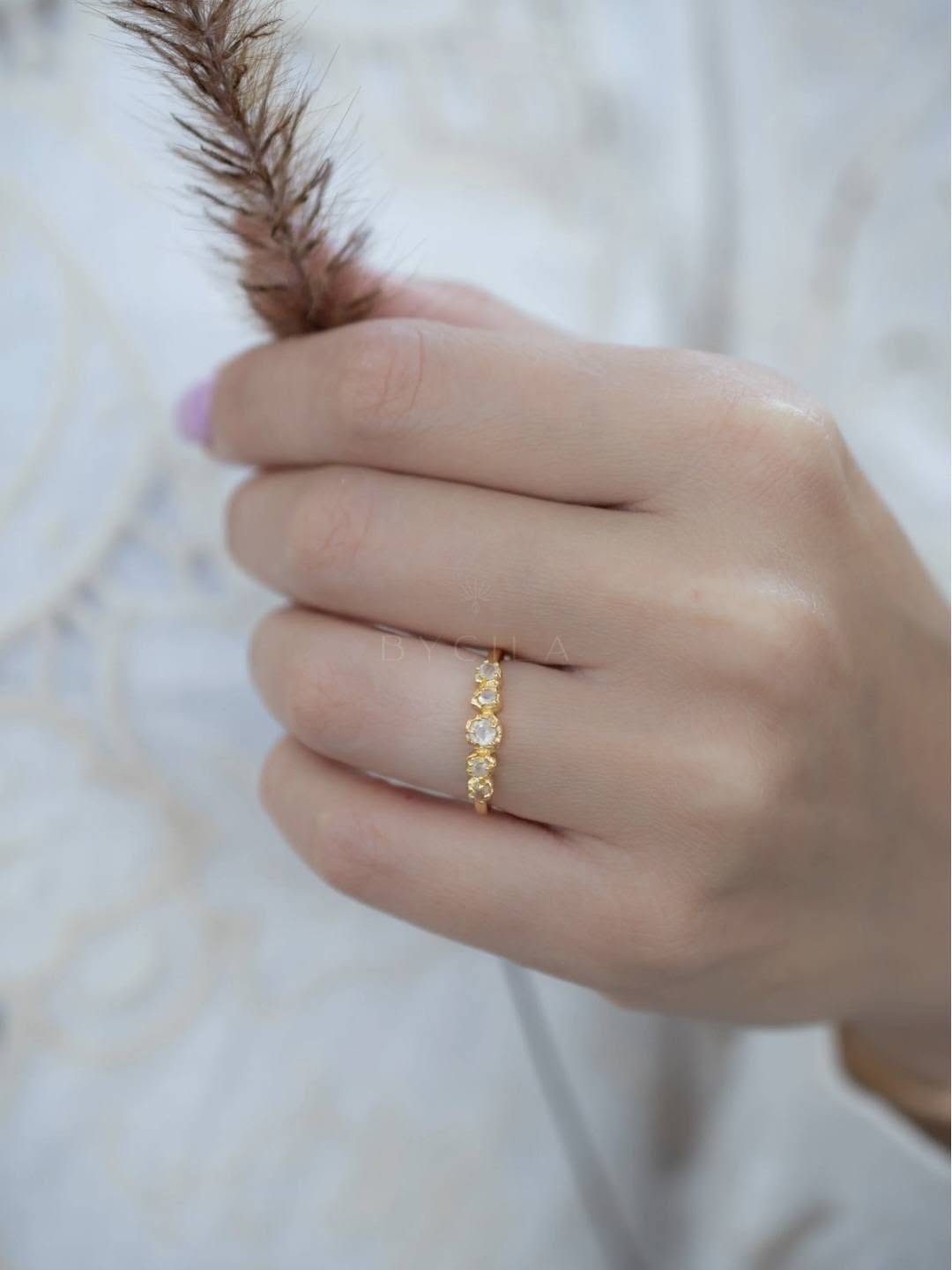Cila model " Livy " - håndlaget, Designring med Moonstone, 18K Gold Electroplated