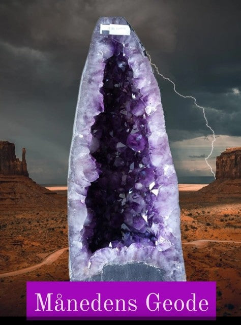 MÅNEDENS UTVALGTE / AAA+ Stunning Natural Uruguay Amethyst Cathedral Design, ca 12kg - 42x19cm