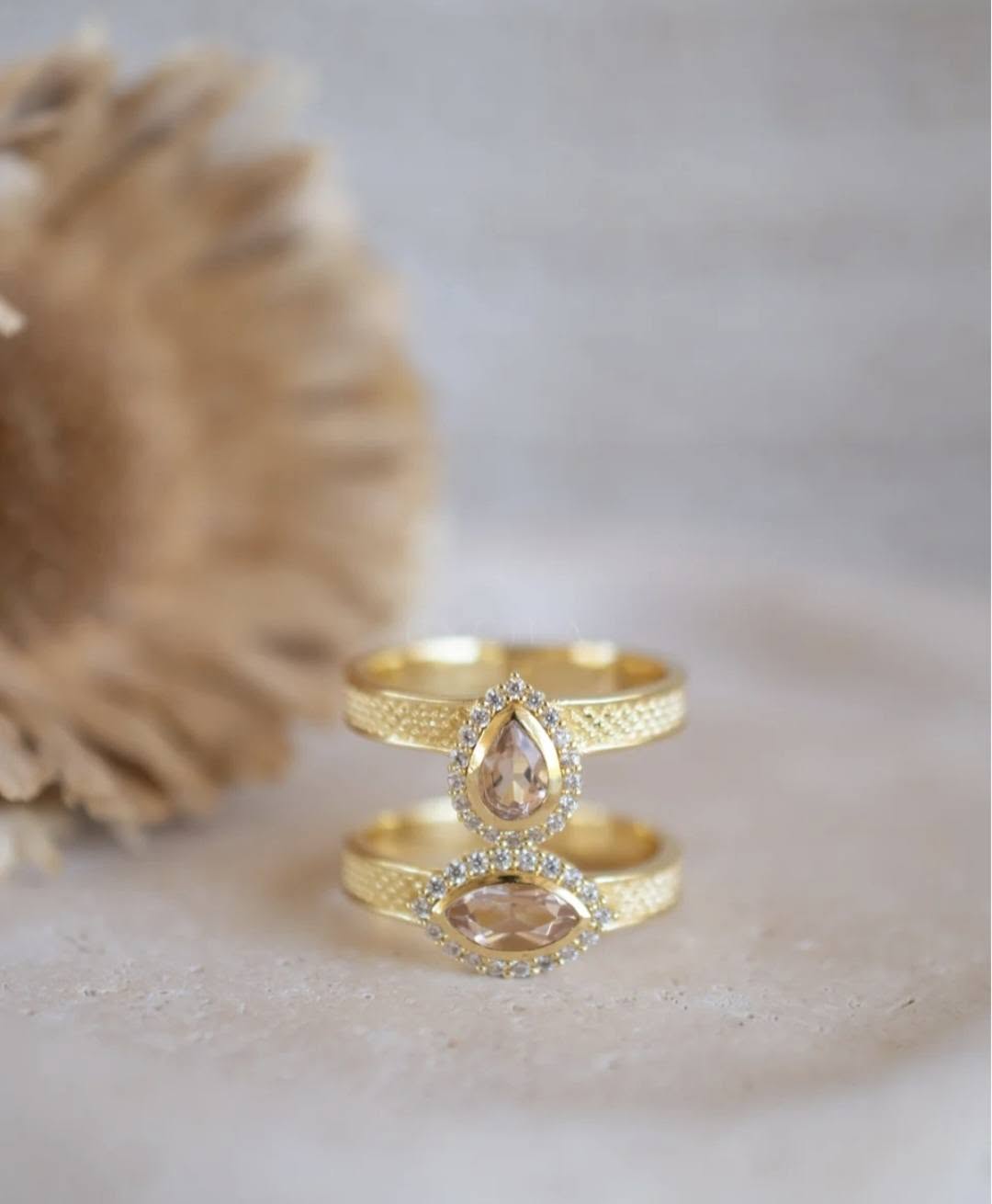 New and beautiful Cila "Analu" Designring, Gold Plated 18K - Morganite Hydro ( Lab Created )