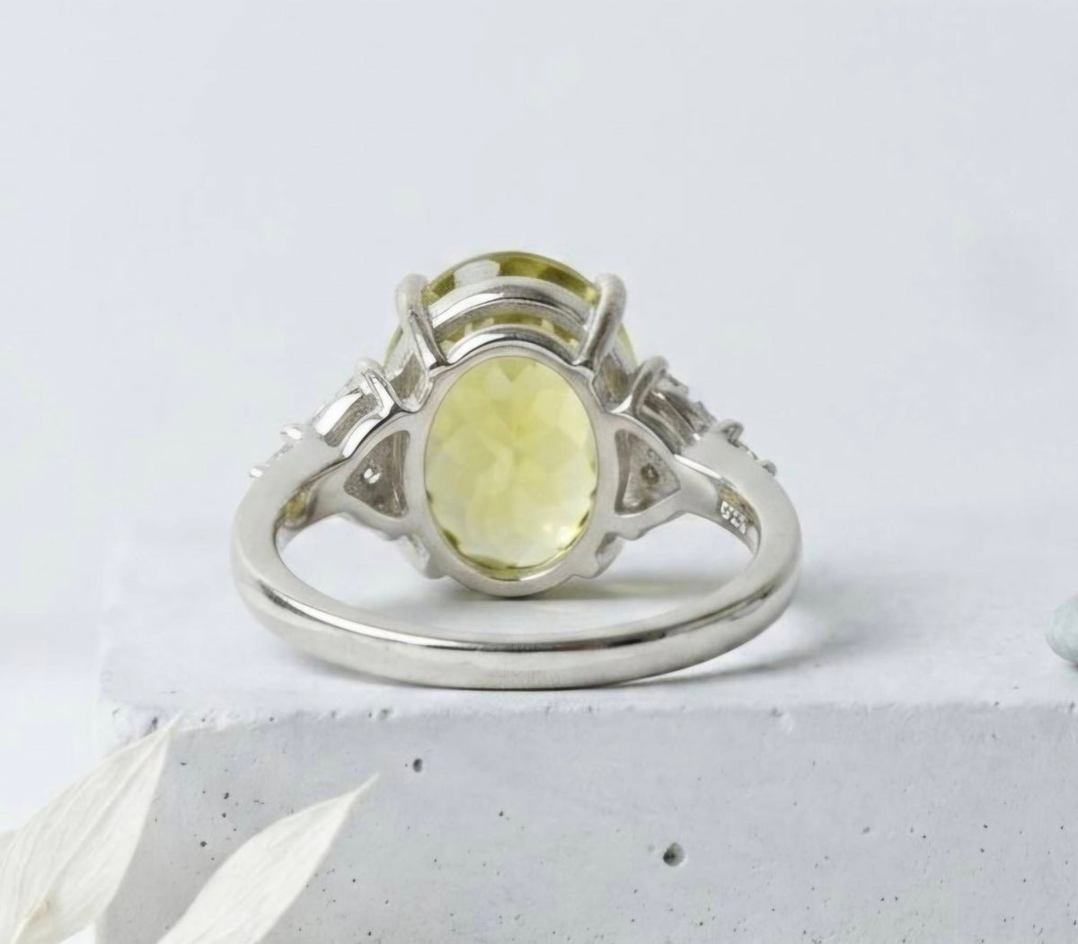 Ny og vakker Green Peridot Statement Ring, 925 Sterling Silver Cluster ( Lab Created& Stone )