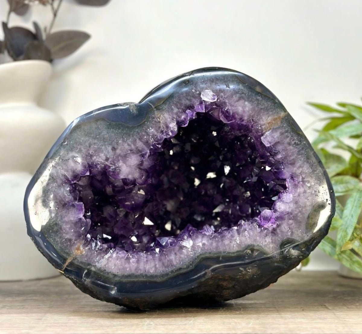 XL Natural Artiga Uruguay Amethyst Geode with Agate Shell, STGE0054, 8kg - 26x20x15cm
