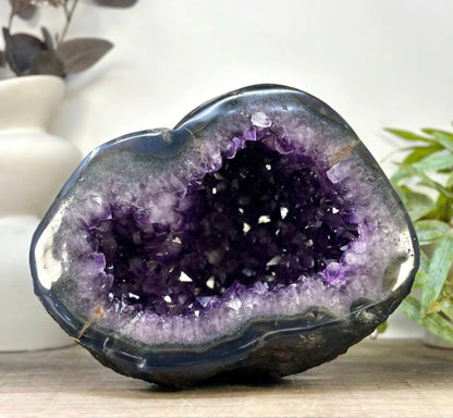 XL Natural Artiga Uruguay Amethyst Geode with Agate Shell, STGE0054, 8kg - 26x20x15cm