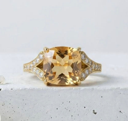 Ny & Trendy 14K Goldplated ( 925s Silver ) Art Deco Vintage Ring - med oval 10mm Yellow Citrine sten og Zirkoner