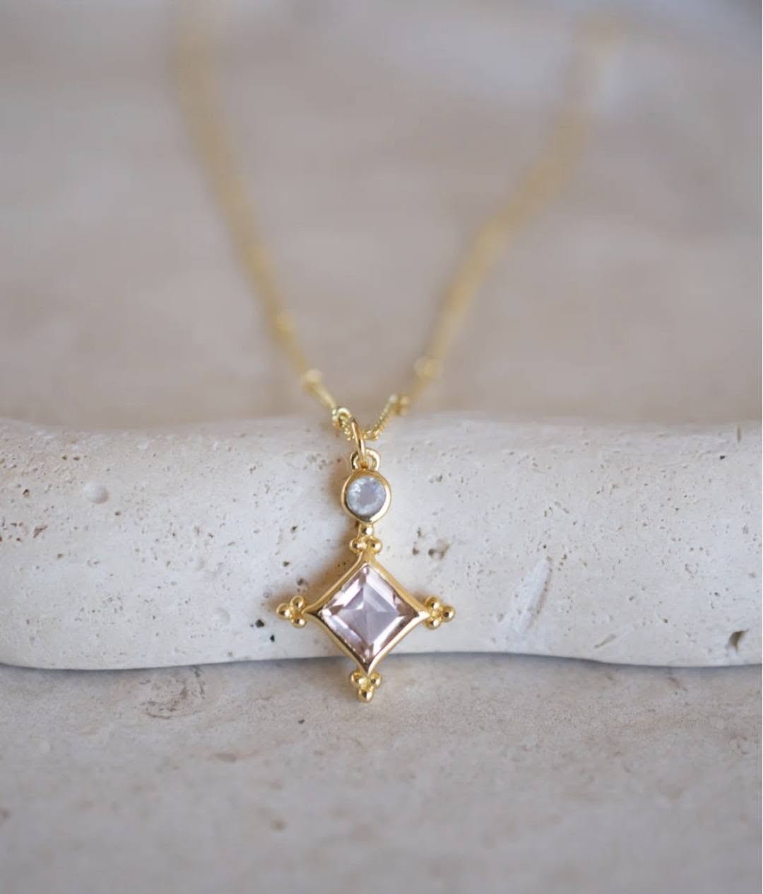 New CILA " Laila " Necklace w/ Morganite Hydro, Moonstone 18K Goldplated,