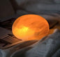 Selenitt Lampe i CAKE Design, oppladbar USB Medium 9cm