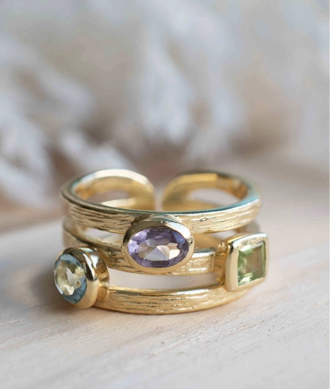 New and beautiful Cila "JOYNE" Designring,& Gold Plated 18K - Ametyst, Peridot, Blue Topaz Hydro ( Lab Created )