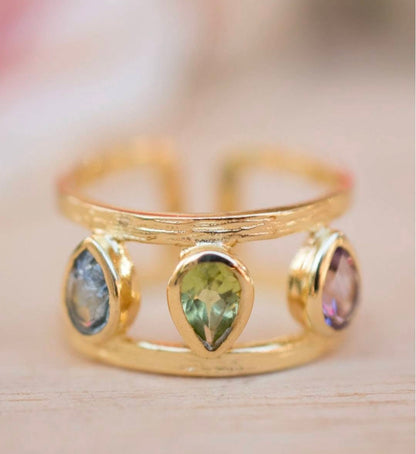 New and beautiful Cila "LYRA" Designring,& Gold Plated 18K - Ametyst, Peridot, Iloite Hydro ( Lab Created )