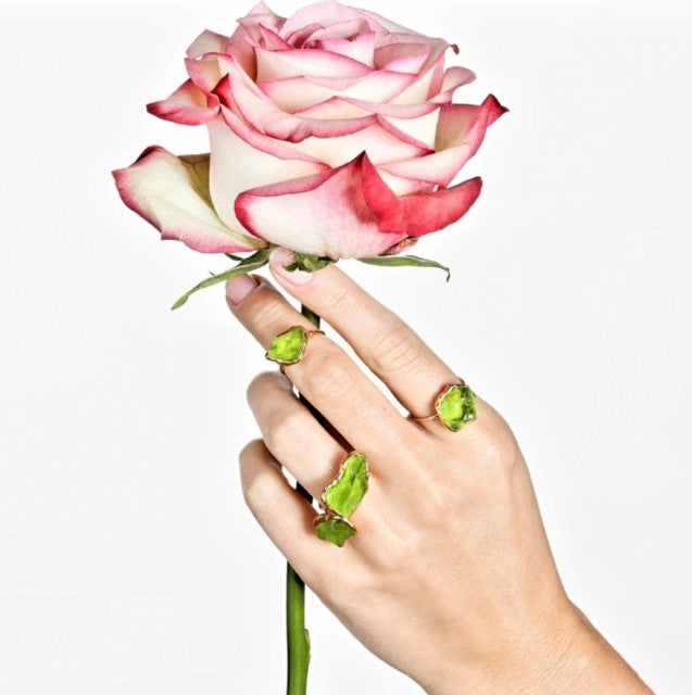 Ny, hÅndlaget rustik RÅ Peridot Stone Rosegull Ring