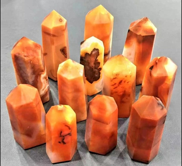 Varme og gode Oransje Karneol TÅrnkrystaller 10-12cm, ca. 200 gram