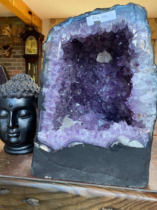 Amethyst Crystal Geode 826 Premium Queen Grade 11.71kg H27xW21xD19cm