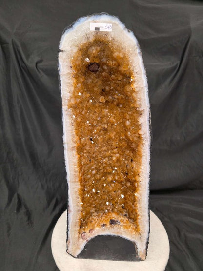 Vakker Druzy Citrin Geode / Grotte fra Brasil, ca. 26.6kg og 54x26x22cm høy