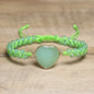 Enkle og vakre Chambhala 2 rader armbånd m/ Hjerteformet Green Quartz sten og små tilsvarende stener ( justerbart )