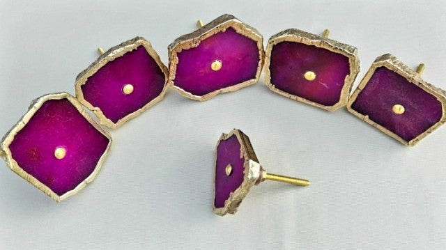 Vakre Magenta Agat Vintage Classic Gold Electroplated knotter , 6 pack, 40x30mm