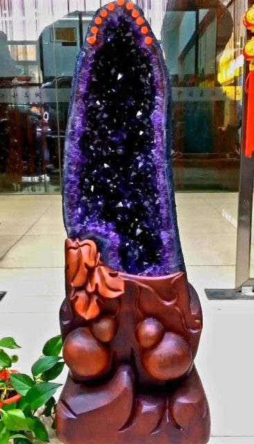 Supervakker AAA High Quality Uruguay Ametyst Geode Size 105 * 28cm, weight 80.3kg, including base