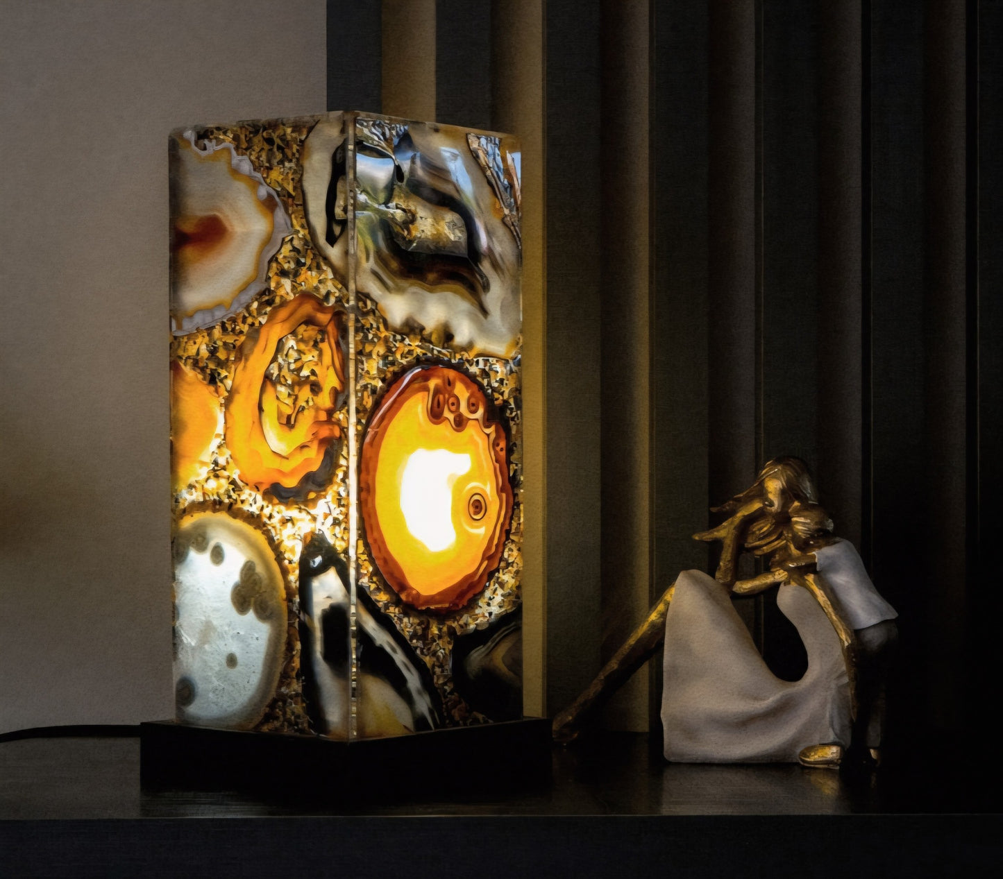 Natural & Exclusive Agate Desk Lamp Handmade in Brazil - Medium, Compact & Elegant, 30x12cm