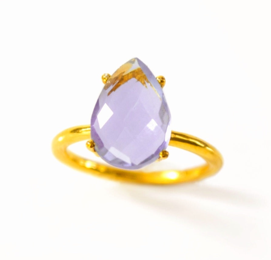 Vakre "Solitair Tear Drop" Designring m/enkel innfatning og 12x9mm sten, Alexandrite - June Birthstone