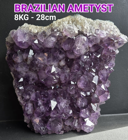 MÅnedens Freeform AAA+Quality Ametyst Cluster /  8.1kg og 27x26 fra Ametista Do Sul, Brasil