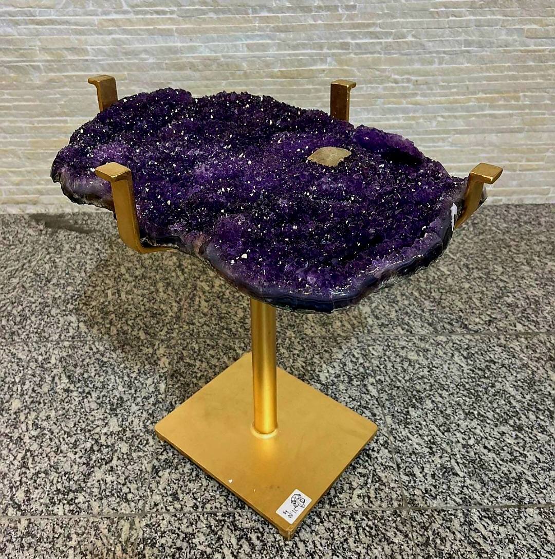 KAMPANJE / HIGH QUALITY BRAZILIAN AMETYST CLUSTER GEODE COFFEE / SOFA TABLE, 31KG - 61x44cm, Høyde 58cm