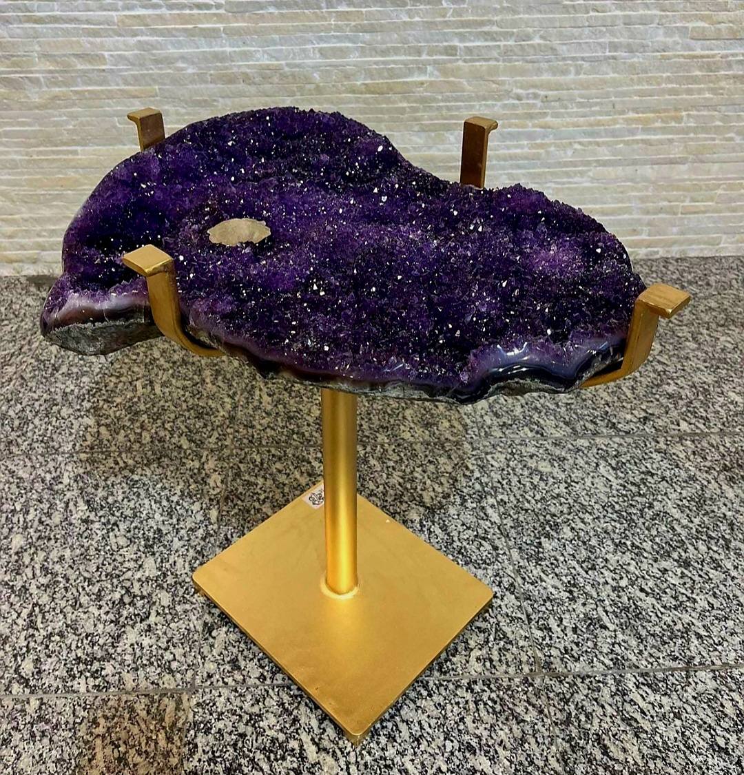 KAMPANJE / HIGH QUALITY BRAZILIAN AMETYST CLUSTER GEODE COFFEE / SOFA TABLE, 31KG - 61x44cm, Høyde 58cm