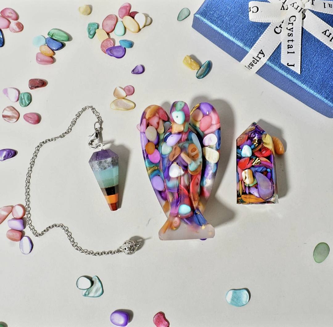 Nye 3 pcs Krystallsett ( Pendel, Engel , Tårnkrystall ), 6 stentyper