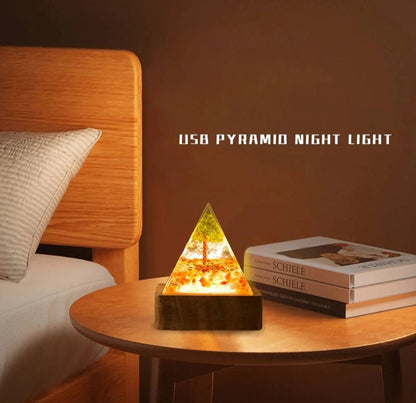 Nye, Crystal Argonite Pyramid led decorlamper... Green Quarts & Karneol, 6cm m/Tree inkl. trebase