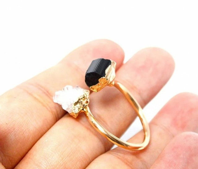 Nye og unike Two Stone - White Quartz & Raw Turmaline Design Ringer, Gold Electroplated