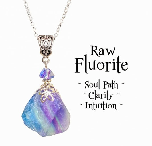 Nye, hÅndlagede Fluorite Rainbow RÅkrystall Anheng m/kjede ( Soul Path, Clarity, Intuition) , Silverplated..